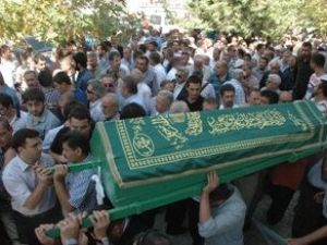 Gücüyener toprağa verildi