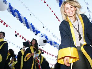 Karaman’da öğrencilerin mezuniyet sevinci