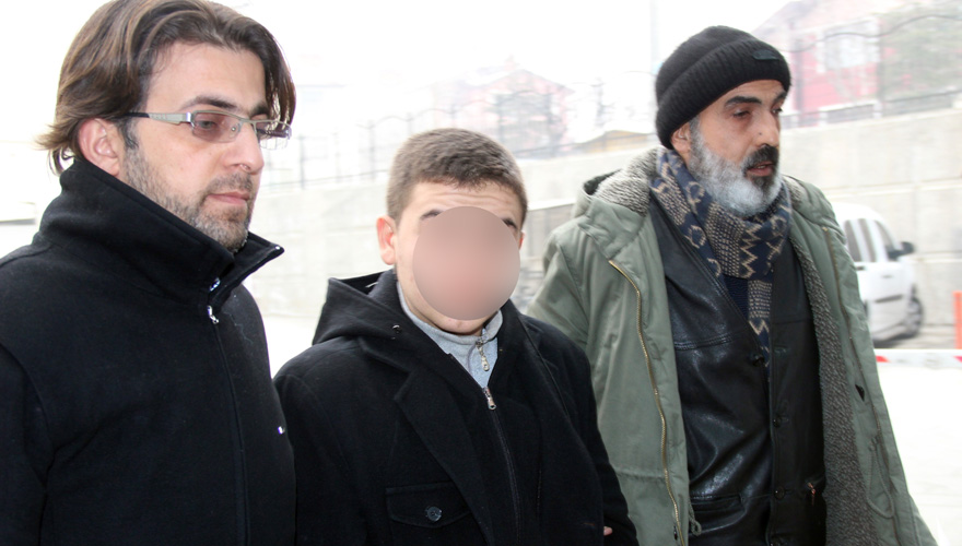 Babasını öldüren genç pişman olduğunu söyledi