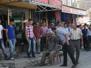 Ahşap dükkan çöktü!