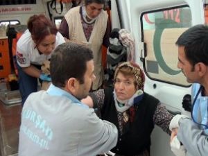 Minibüs devrildi: 9 yaralı