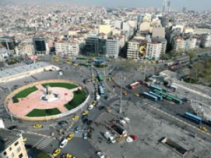 Taksim'de bomba paniği yaşanıyor!