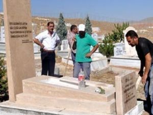 Mezar yerinde Ertaş'ın vasiyetine uyulmayınca