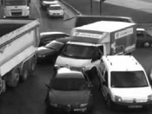 Trafik kazaları kameraya takıldı
