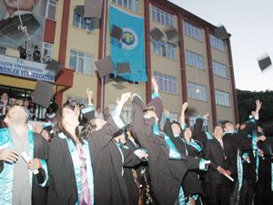 Hadim MYO’da mezuniyet coşkusu