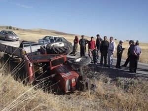 Kulu'da traktör devrildi 1 ölü