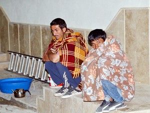 Çoğu kadın ve çocuk 28 Afganlı göçmen yakalandı