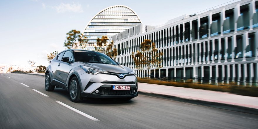 Toyota C-HR ile hafta sonunu renklendirin