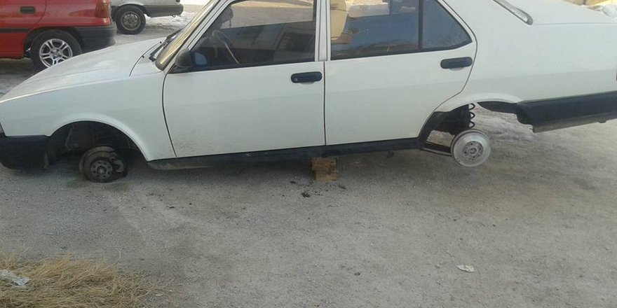 Şahin’in 4 lastiğini de çaldılar