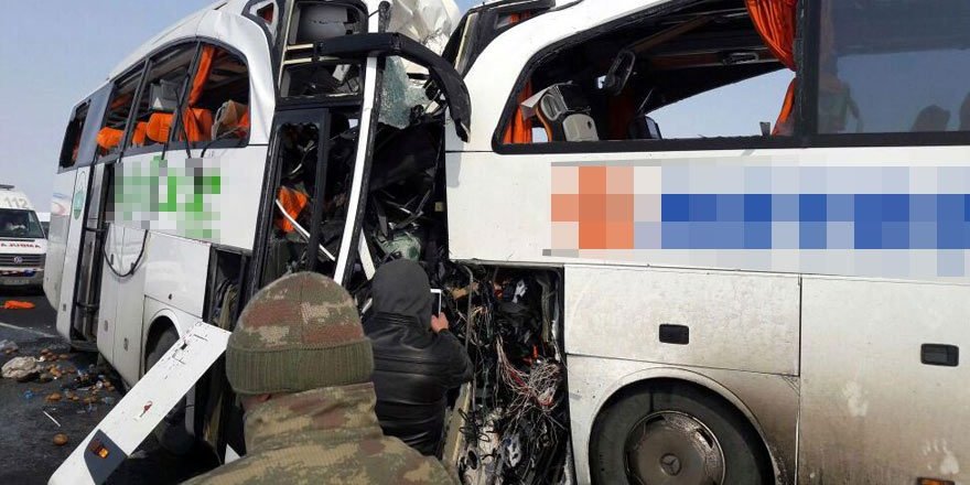 Otobüsler çarpıştı: Yedi ölü, 15 yaralı