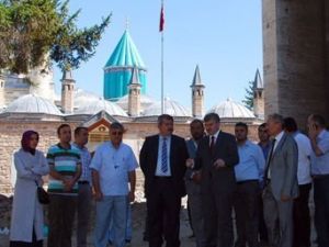 İncelemelerde bulundu