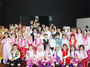Öğrencilerden yılsonu gösterisi