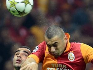 Galatasaray forvetleri şut atmaz mı?