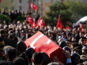 Diyanet: Şehit cenazesinde slogan atmayın