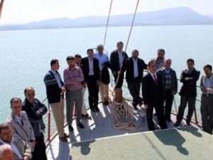 Din görevlilerine göl gezisi düzenlendi