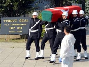 Özal'ın naaşı neden tek parça?
