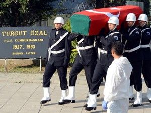 Turgut Özal yeniden defnedildi