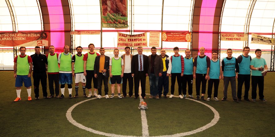 Halkapınar'da futbol turnuvası başladı