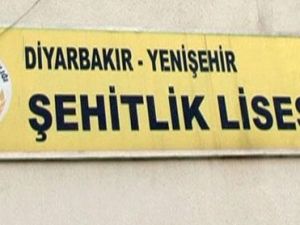 PKK'lı teröristler lise bastı!