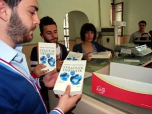 Kılıçdaroğlu'na ''Stratejik Derinlik'' kitabı gönderdiler