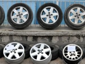 ''Lastik değiştirme'' bahanesiyle hırsızlık