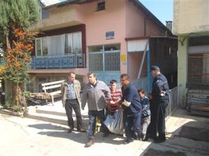 Banyoda ölü bulundu