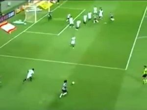 Ronaldinho'dan Fantastik Gol