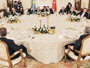 Liderler aynı masada buluştu