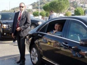 "Alex'i de gönder- diniz"