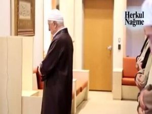 Gülen Kardeşi İçin Gıyabi Cenaze Namazı Kıldırdı