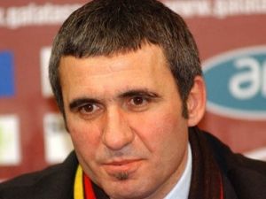 G.Saraylı Hagi az kalsın Fenerbahçe'ye gidiyordu