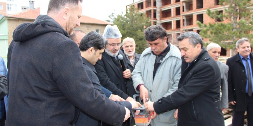 Adil Camisi temel atma töreni yapıldı