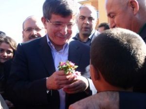 Davutoğlu'ndan esnaf ziyareti