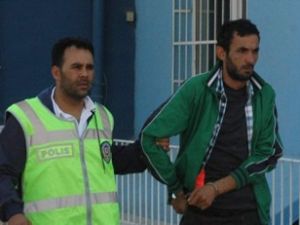 Kameraya poz verince yakalandı