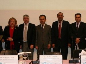 Yeni anayasa ve demokratikleşme konuşuldu