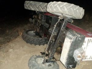 Traktör devrildi: 1 yaralı