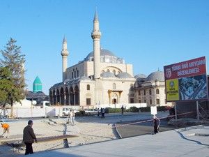 Mevlana Türbesi ve çevresi güzelleşiyor