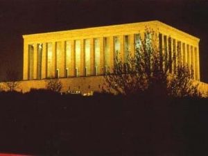 MHP'li aday bakın Anıtkabir'e ne yapacak?