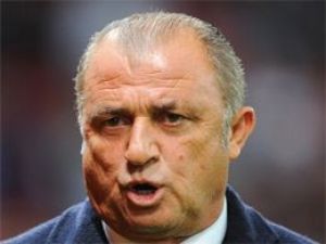 Terim canlı yayında sinirlendi