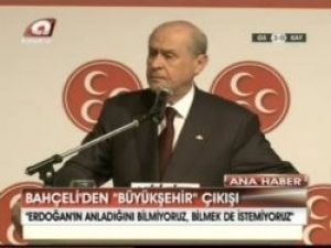 Bahçeli'nin prompter kazası