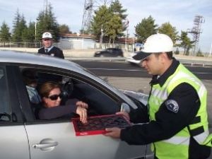 Sürücülere çikolata ikramı