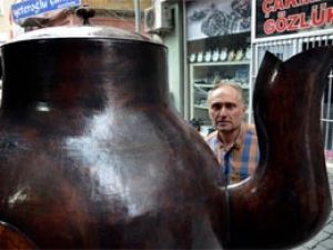 Obama'ya 15 bin bardaklık demlik