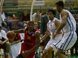 Anadolu Efes: 73 - 83 Galatasaray