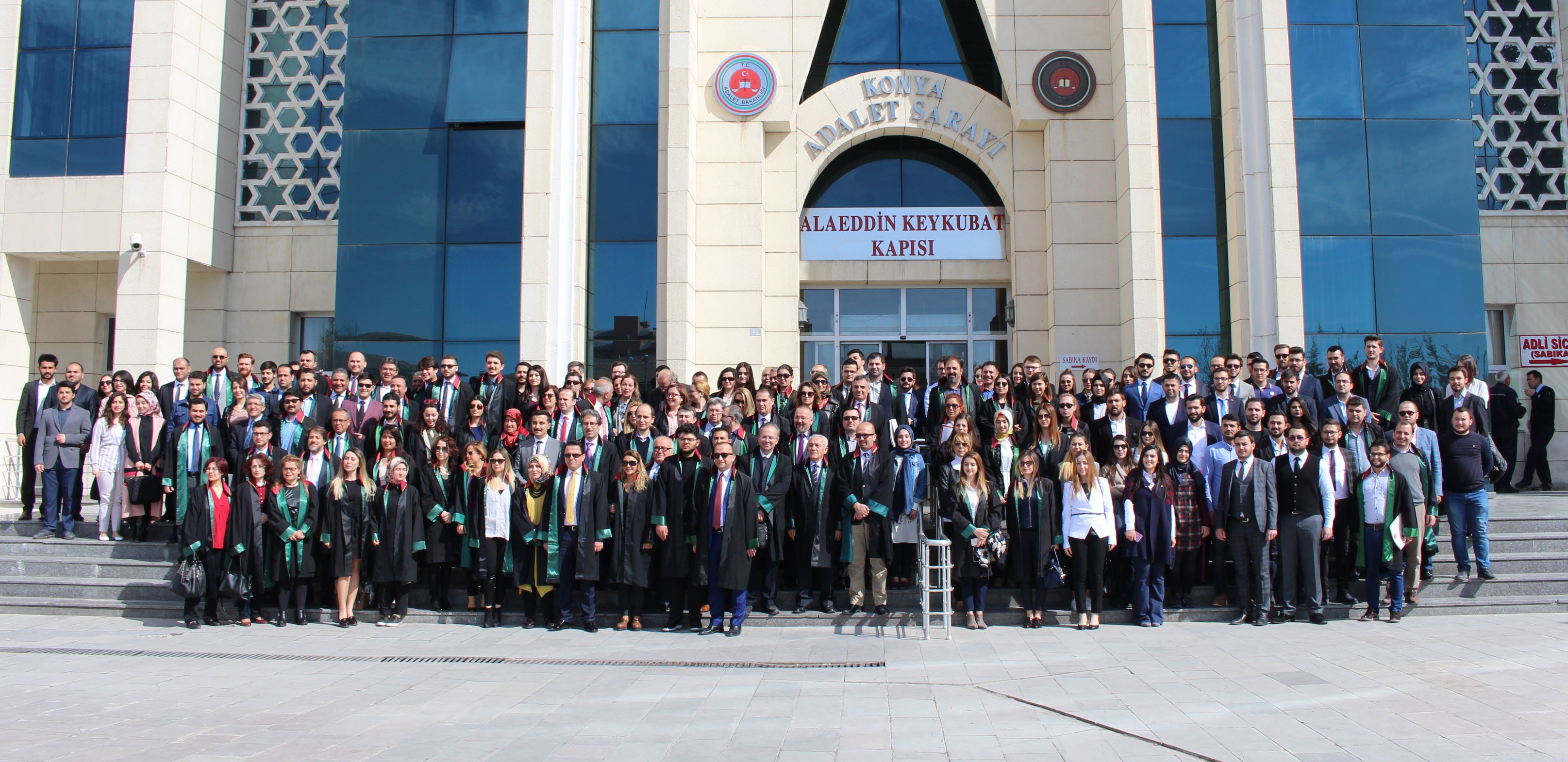 Hukuk Fakültelerinin sayıları azaltılmalı