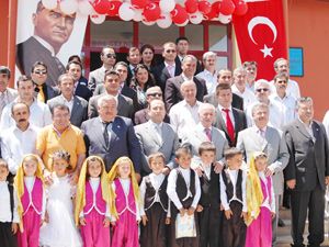 Öğrenciler karne aldı