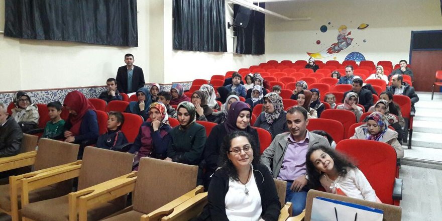 Velilere çocuklarda özgüven semineri