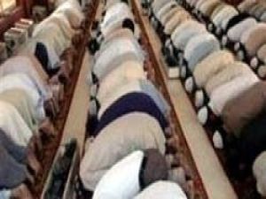 Adanada cuma saat 12.00ye sabitlendi