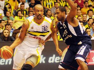 Efes-Fenerbahçe Ülker final serisinde 5. randevu