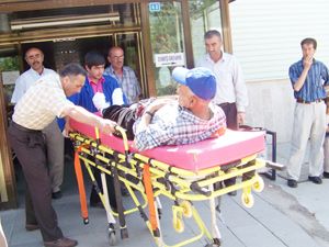 Ayağını buğday çekme helezonuna kaptırdı