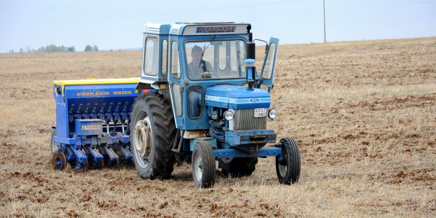 Ova'da çiftçiler tarlaya indi